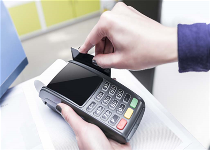 pos機刷磁條卡的步驟